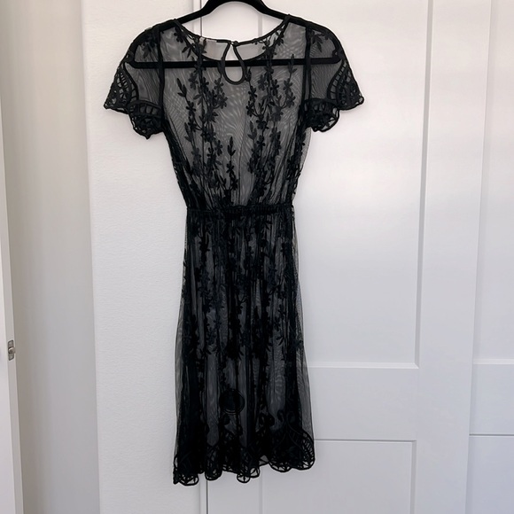 Forever 21 Black Lace Embroidered Midi Dress - Picture 6 of 9